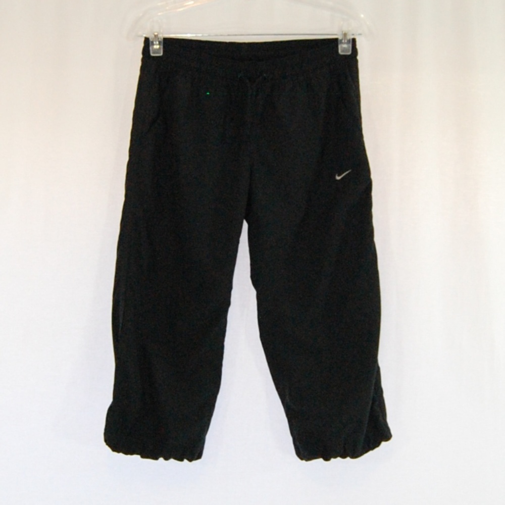 Nike Capri Elastic Waist Pants